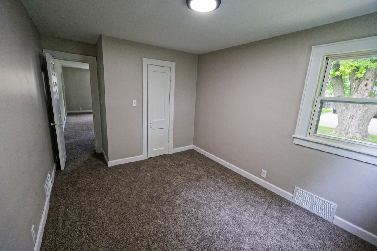 714 N Green St #1 - Photo 5 of 10