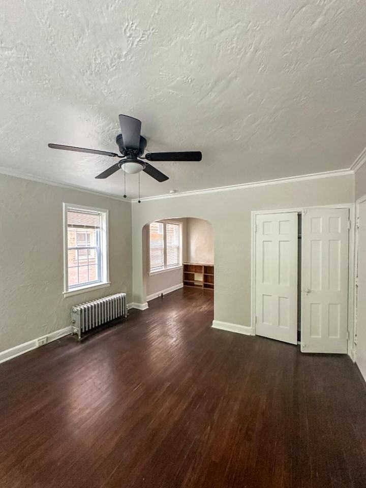 2646 Mayfield Rd - Photo 4 of 10