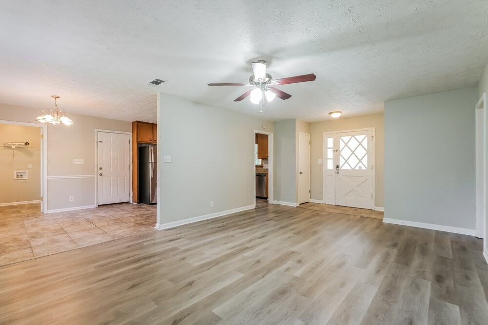 3568 Fernbrook Dr - Photo 4 of 16