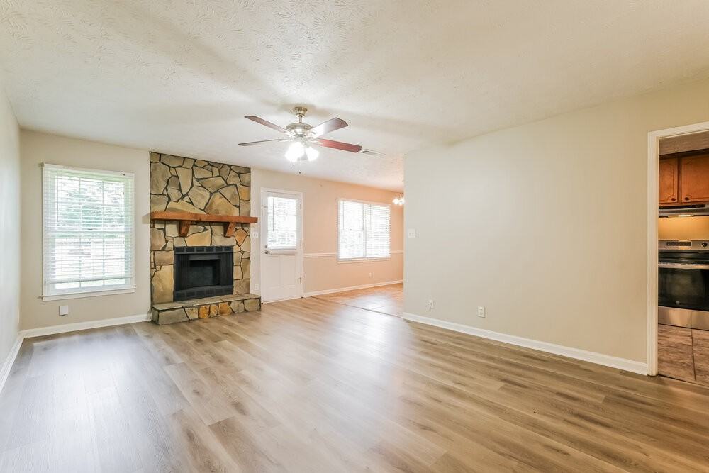 3568 Fernbrook Dr - Photo 5 of 16