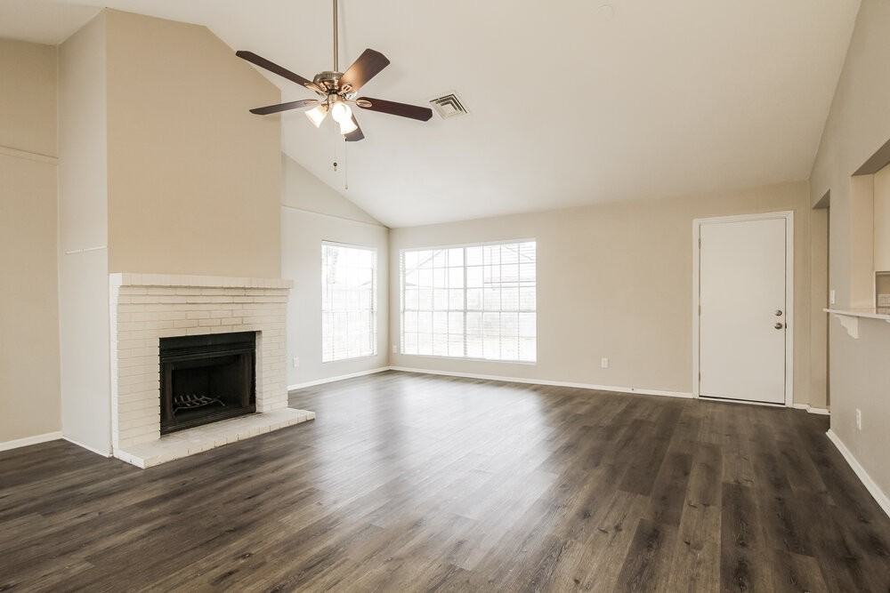 6529 N 74th Dr - Photo 3 of 16