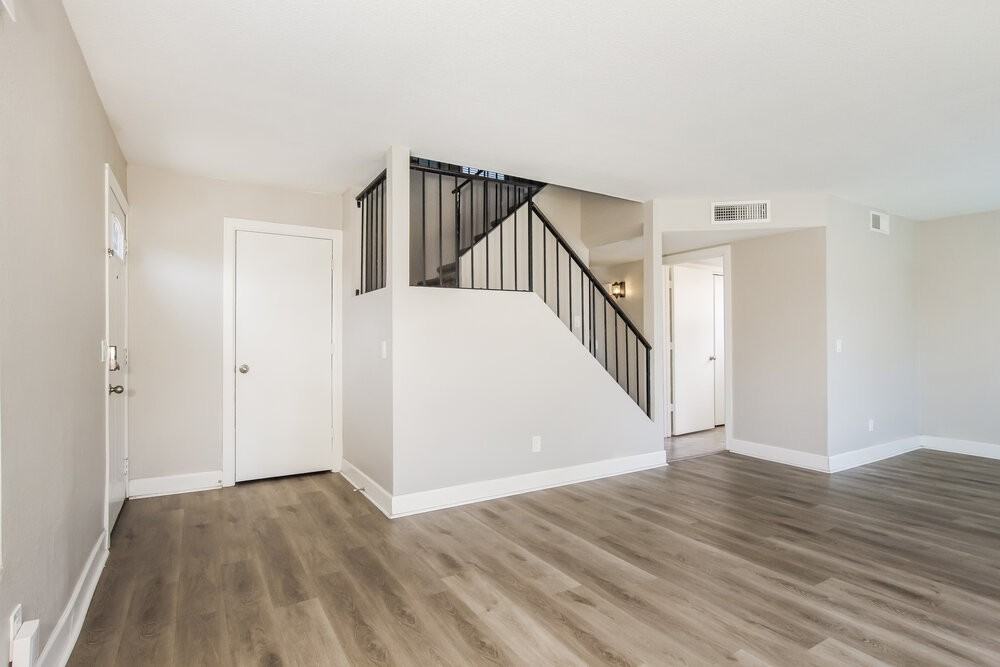 8737 W Bluefield Ave - Photo 5 of 17