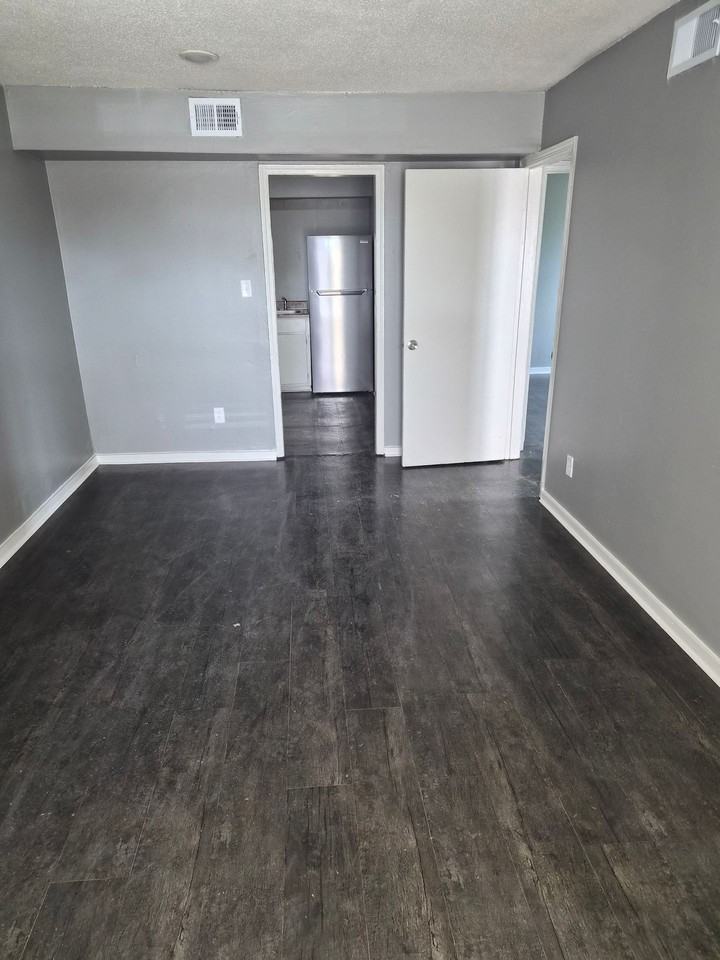 Imogene Apartments - Photo 7 of 24