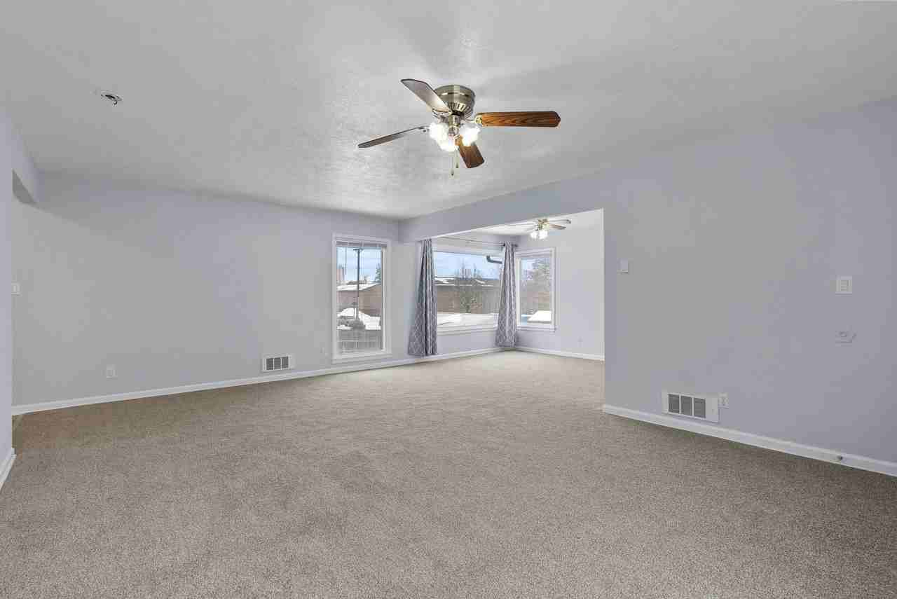 109 W 3rd St #1 - Photo 3 of 22