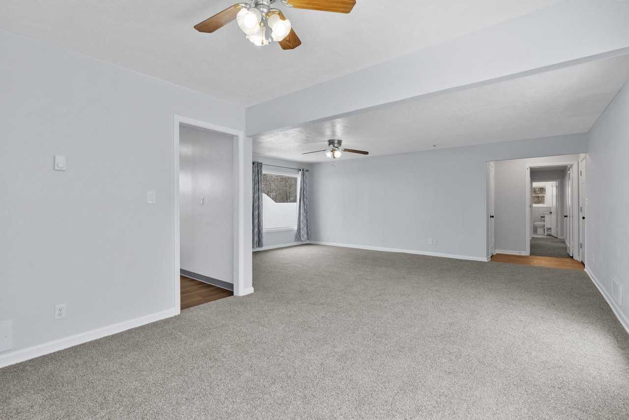 109 W 3rd St #1 - Photo 5 of 22