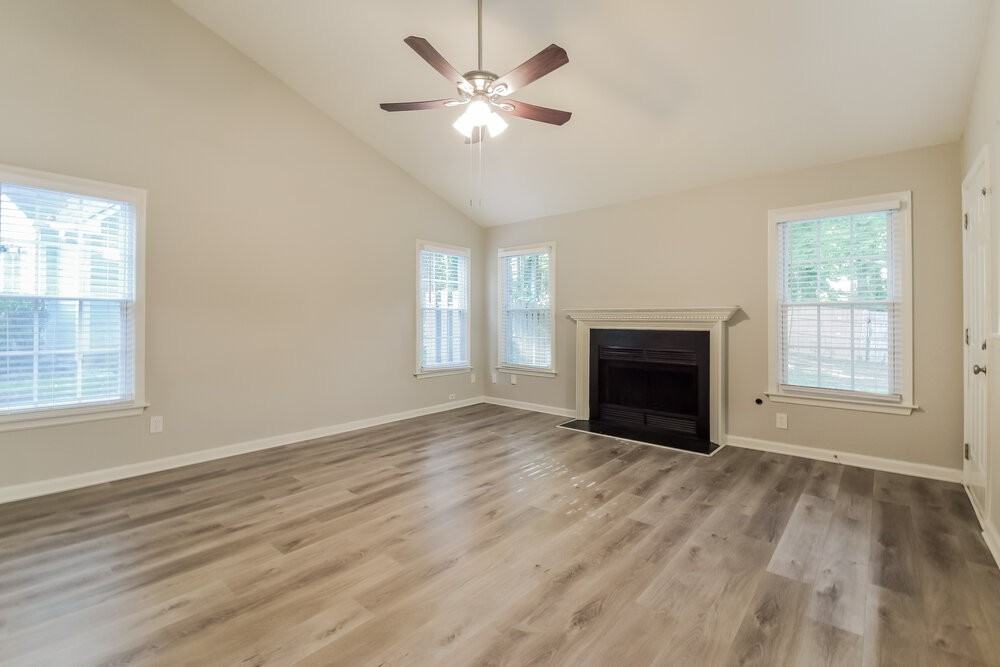547 Riverbirch Trce - Photo 5 of 20