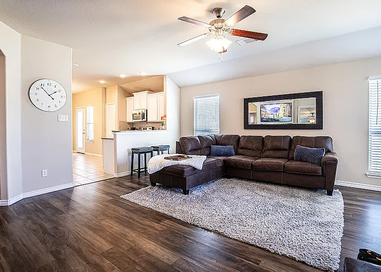8800 Deadwood Ln - Photo 3 of 22