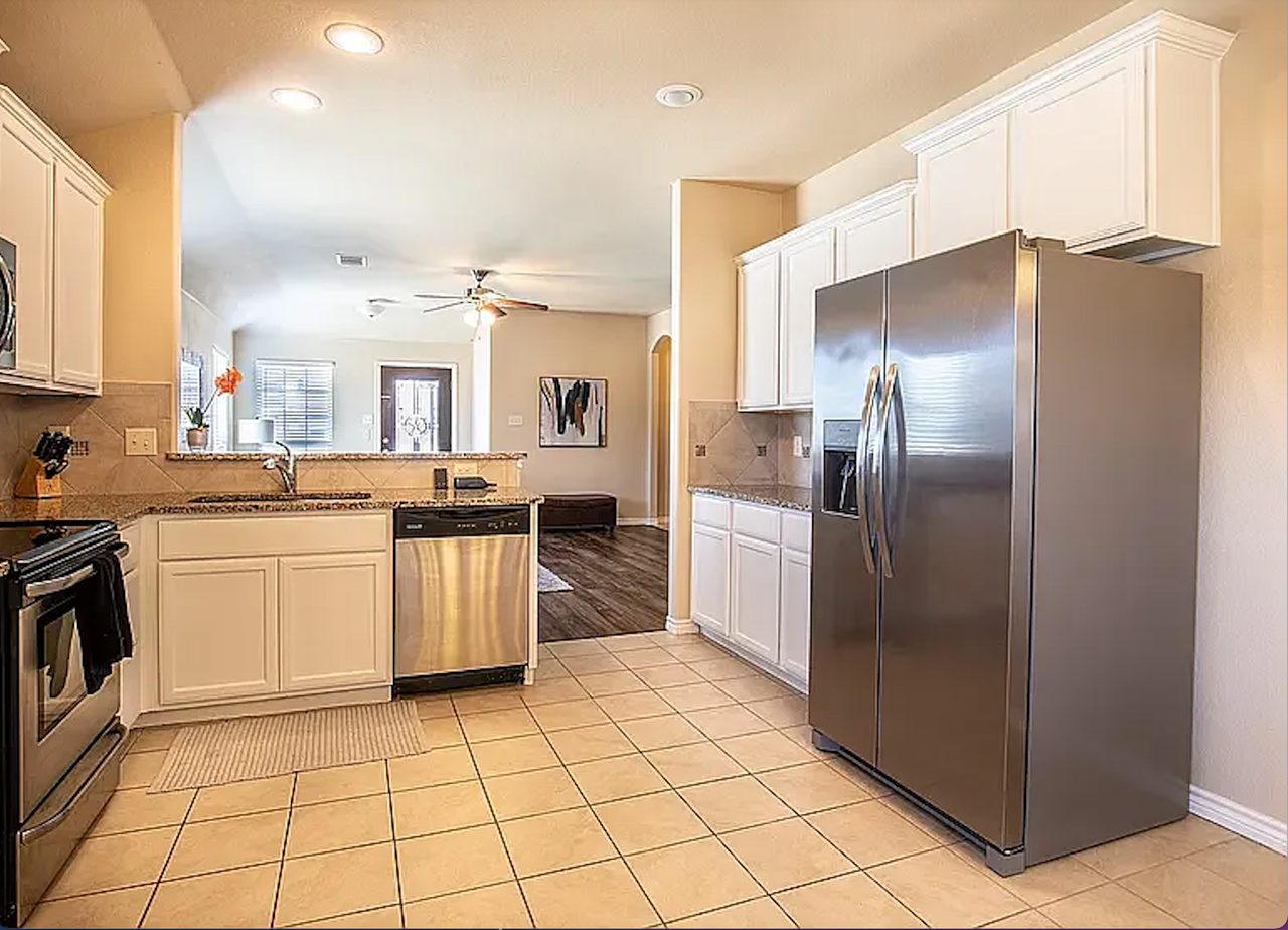 8800 Deadwood Ln - Photo 5 of 22