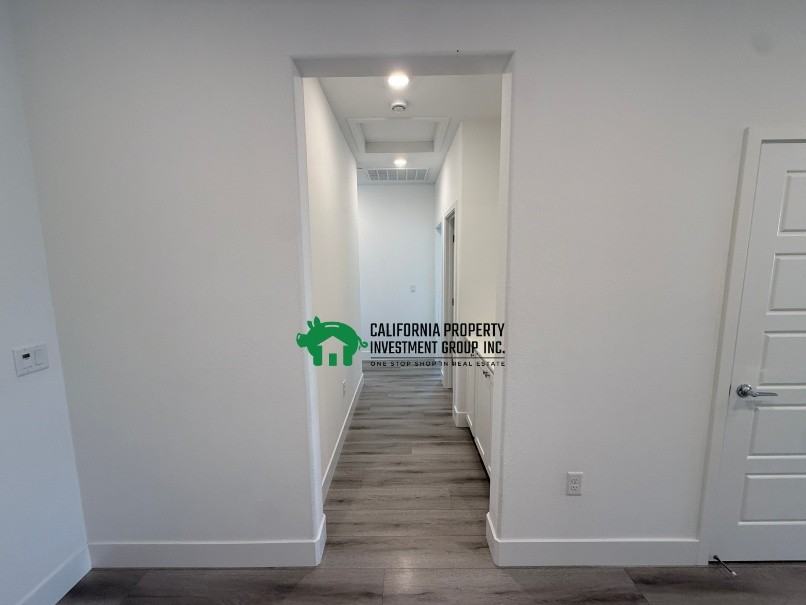 1022 Lyonia Cir #1 - Photo 3 of 39