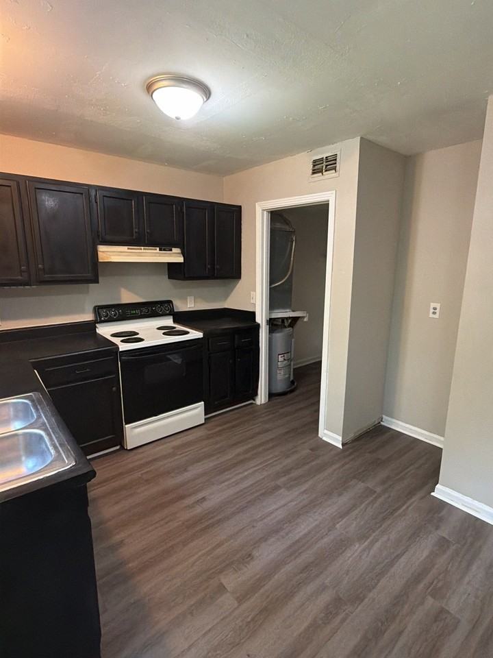 807 Holder Ct #1 - Photo 4 of 14