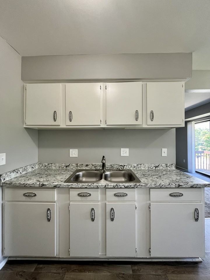 36777 Sibley Rd #N - Photo 4 of 11