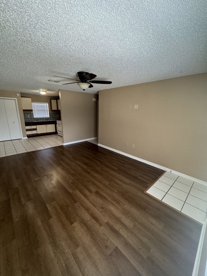 790 Se 4th St #1 - Photo 2 of 10
