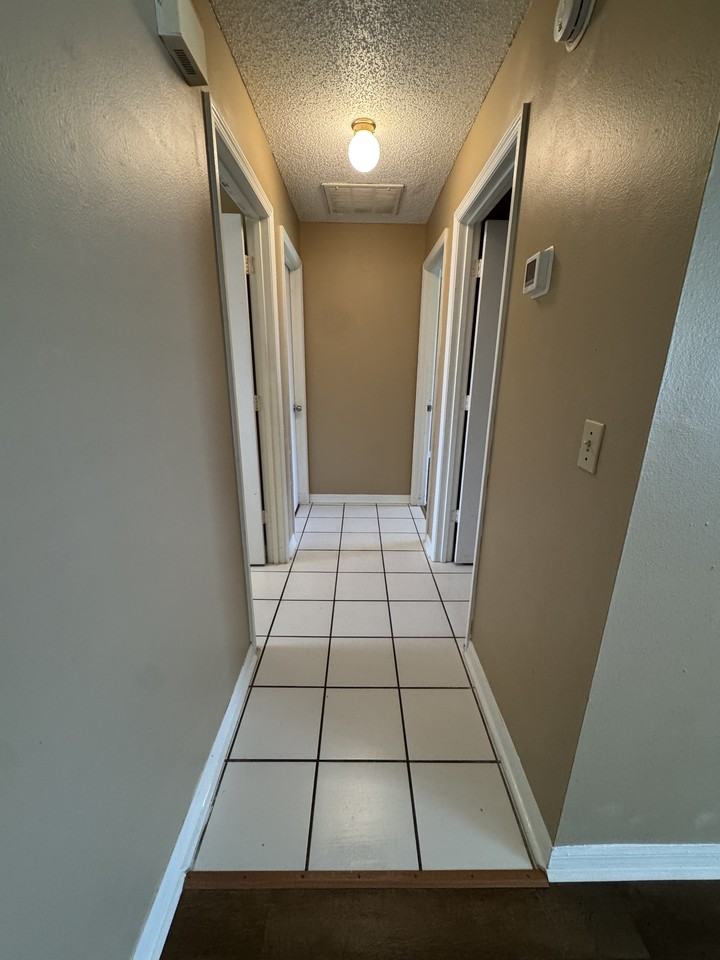 790 Se 4th St #1 - Photo 6 of 10