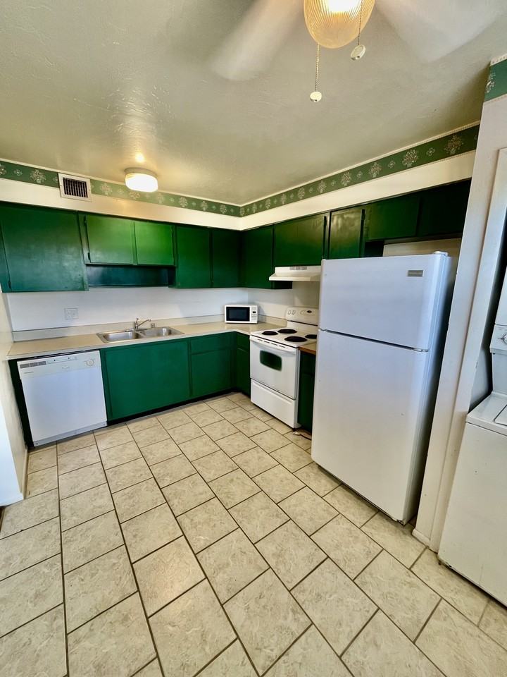 4753 Orange Grove Blvd #G8 - Photo 5 of 25