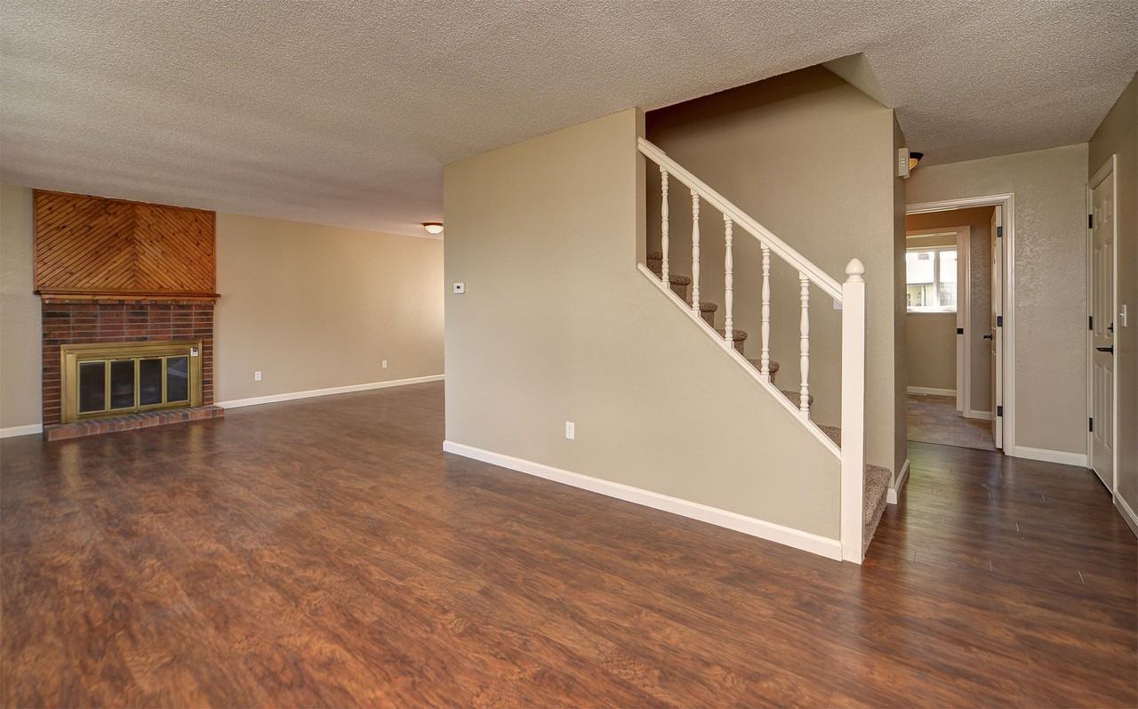 4394 W 2nd St #1 - Photo 3 of 25