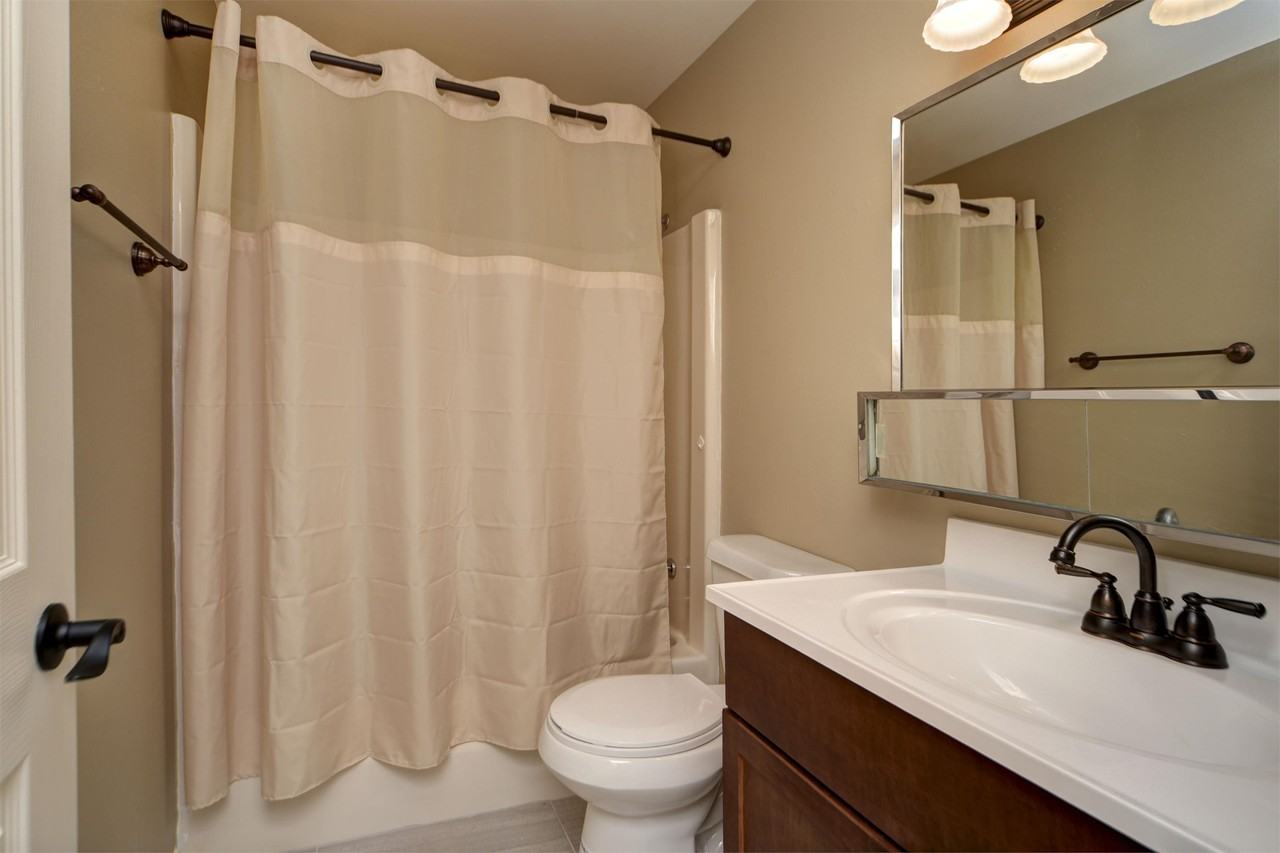 4394 W 2nd St #1 - Photo 5 of 25