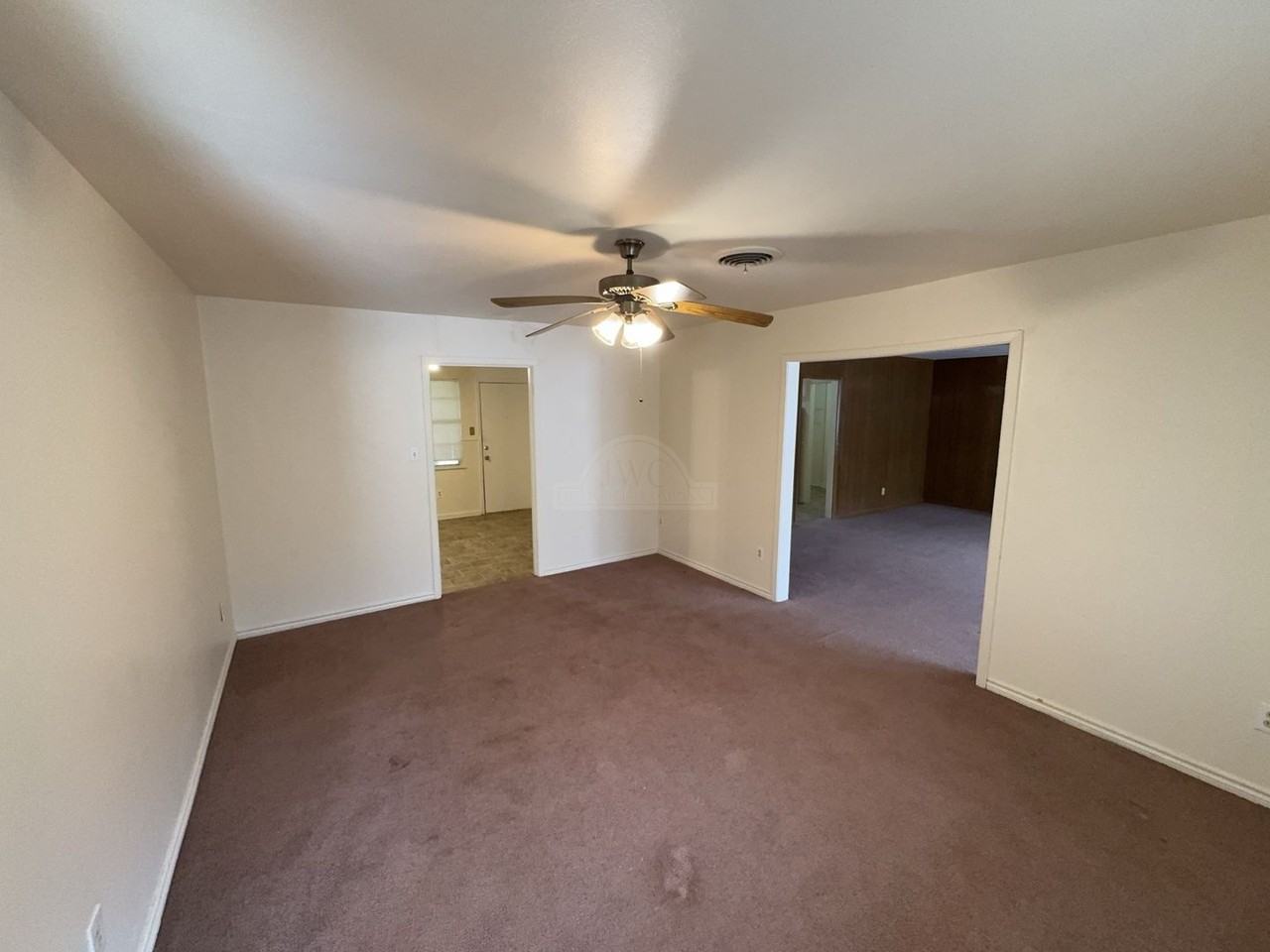 208 Oak St - Photo 2 of 18