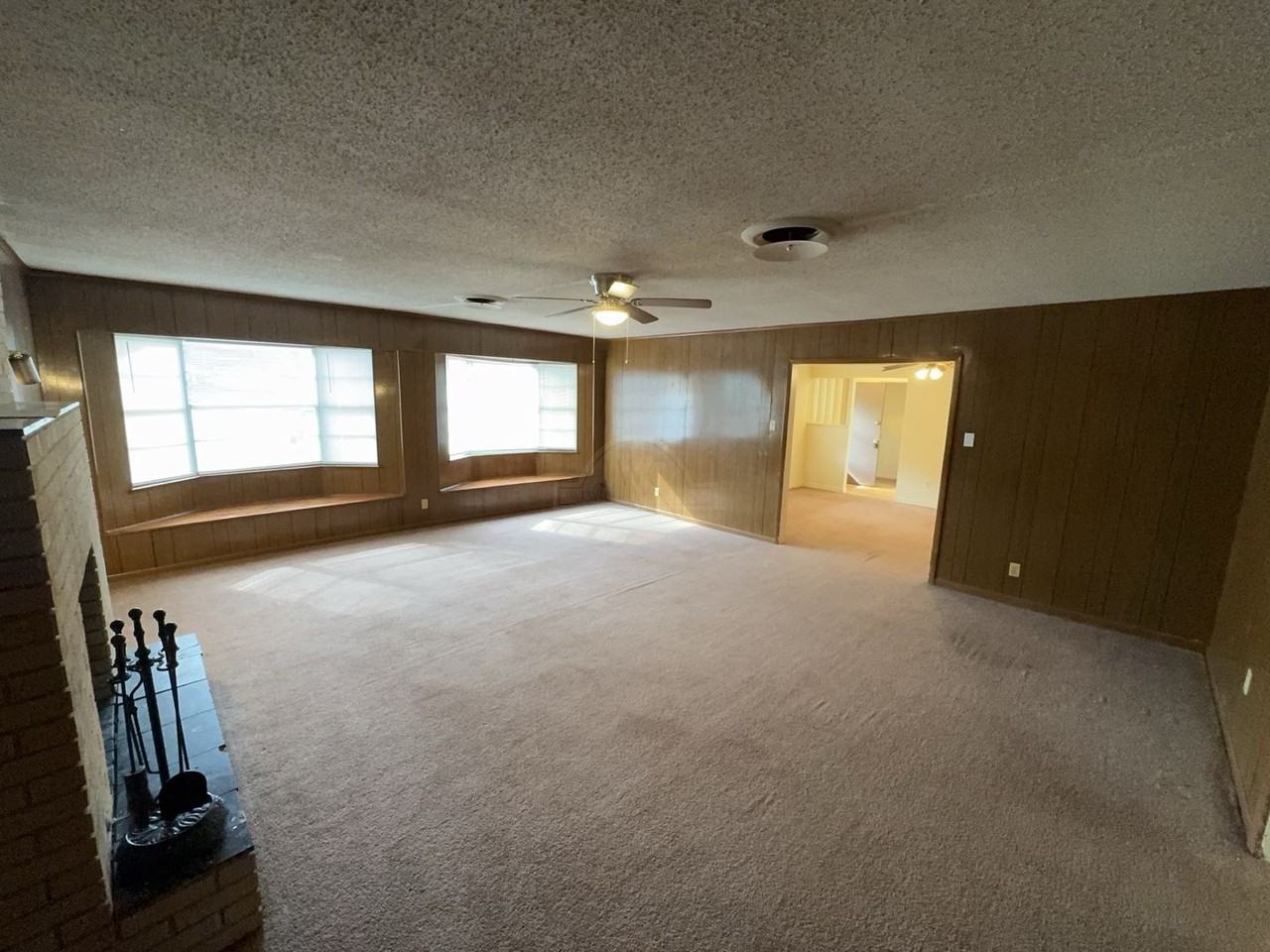 208 Oak St - Photo 6 of 18