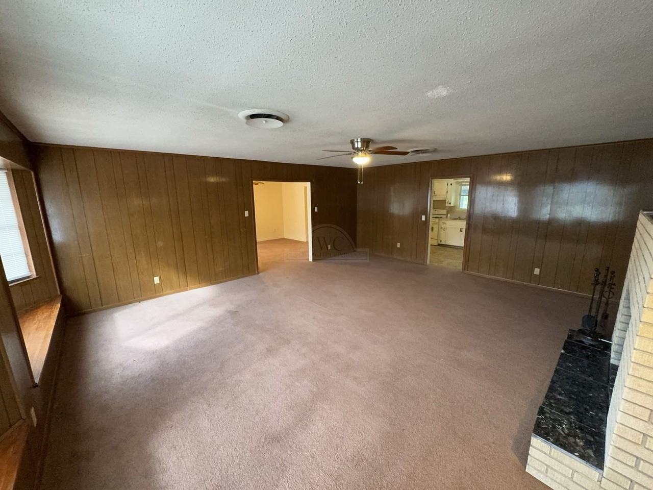 208 Oak St - Photo 7 of 18