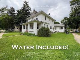 featured image of 123 Oak St #123