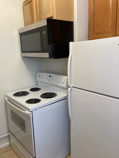 821 W 26th St #1 - Photo 5 of 12