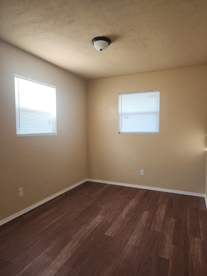 4904 S Shallow Brook Dr #1st - Photo 5 of 21