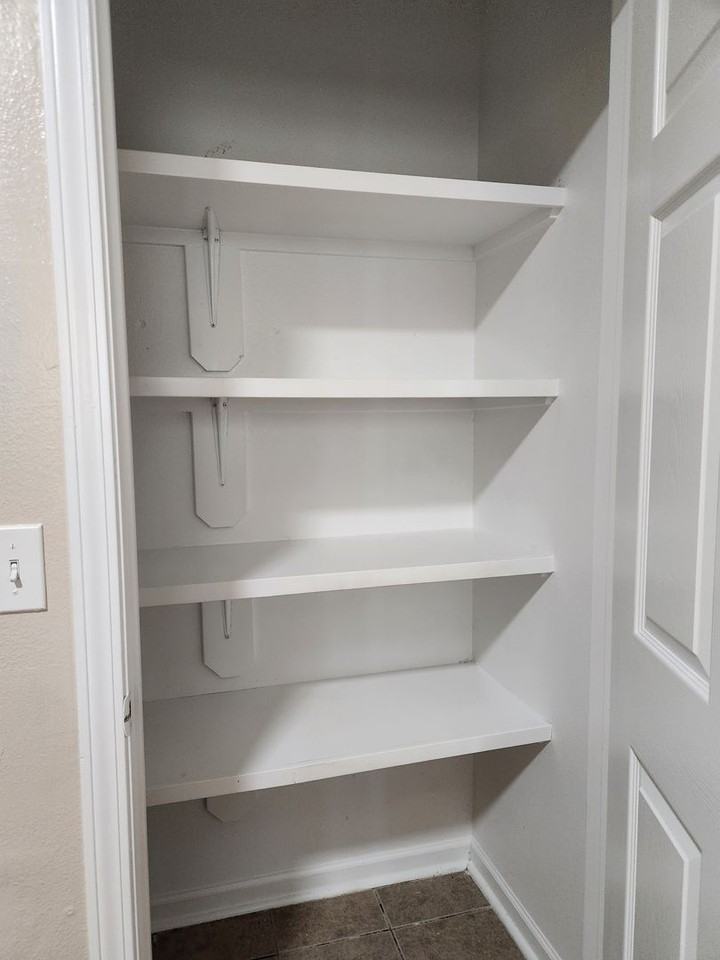 9001 Cedar Ct - Photo 4 of 11