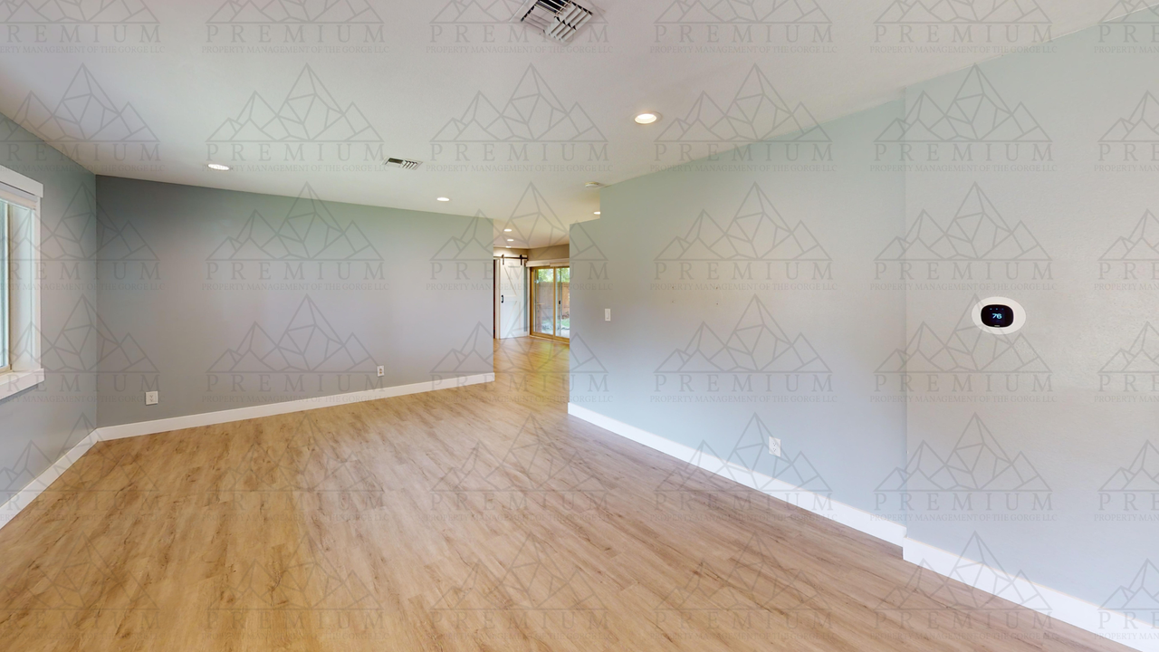 3504 Royal Crest Dr E - Photo 2 of 22