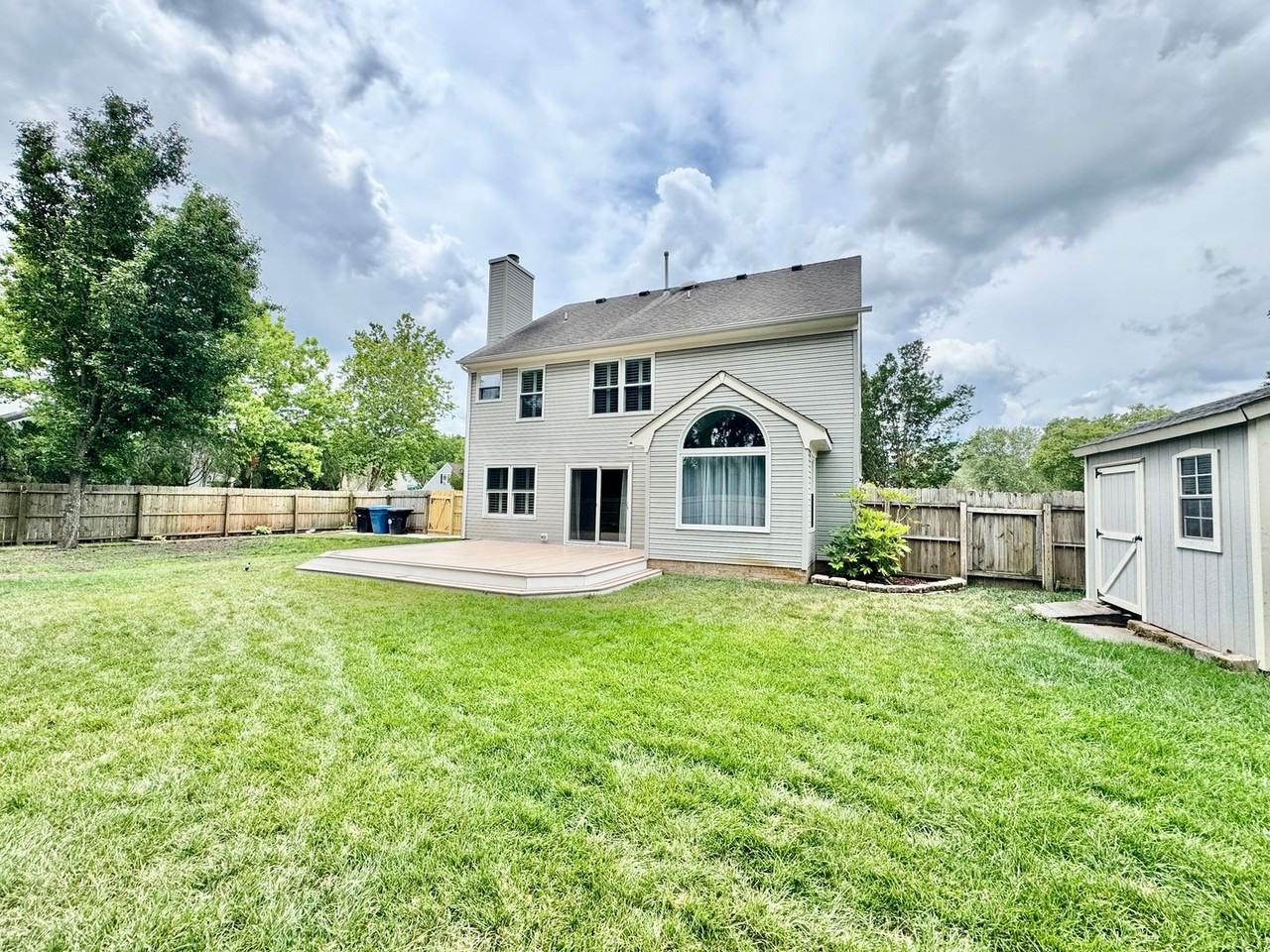 2337 Esplanade Dr - Photo 2 of 50