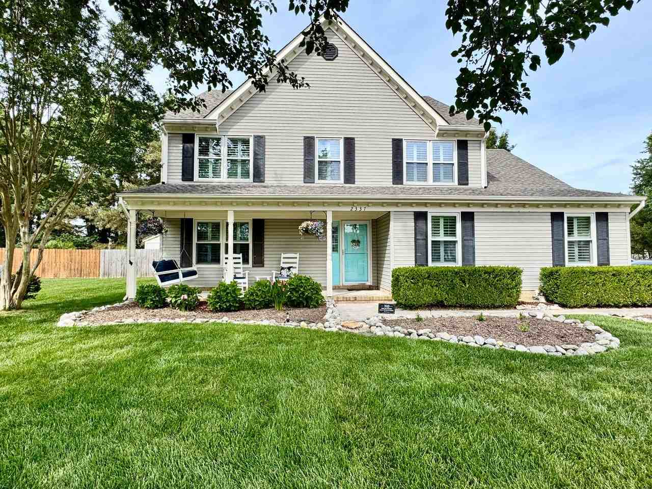 2337 Esplanade Dr - Photo 3 of 50