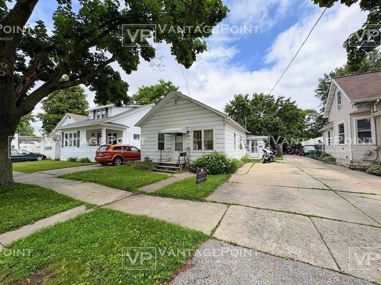 1215 1/2 Stuart St Rear #REAR - Photo 2 of 12