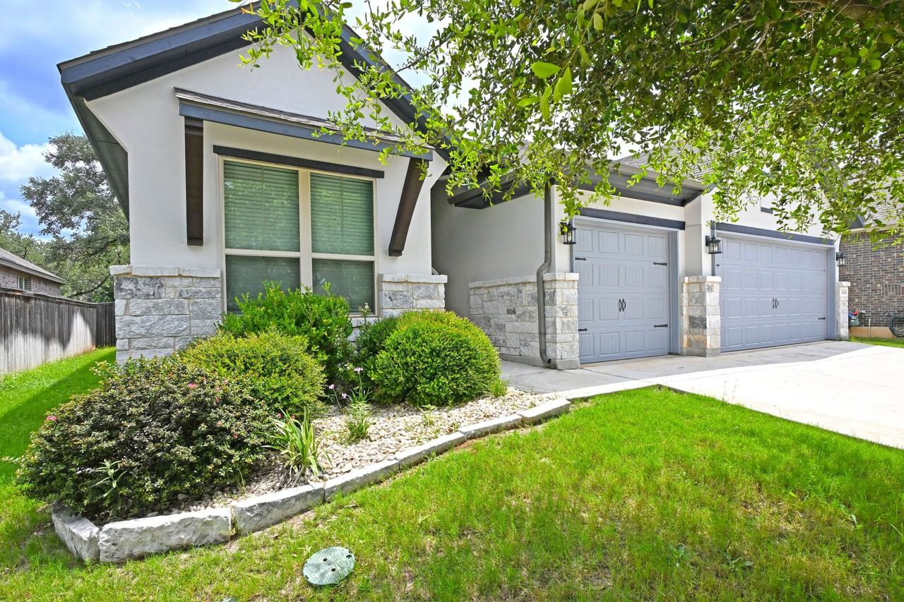 1434 Oaklawn Dr #1 - Photo 2 of 50