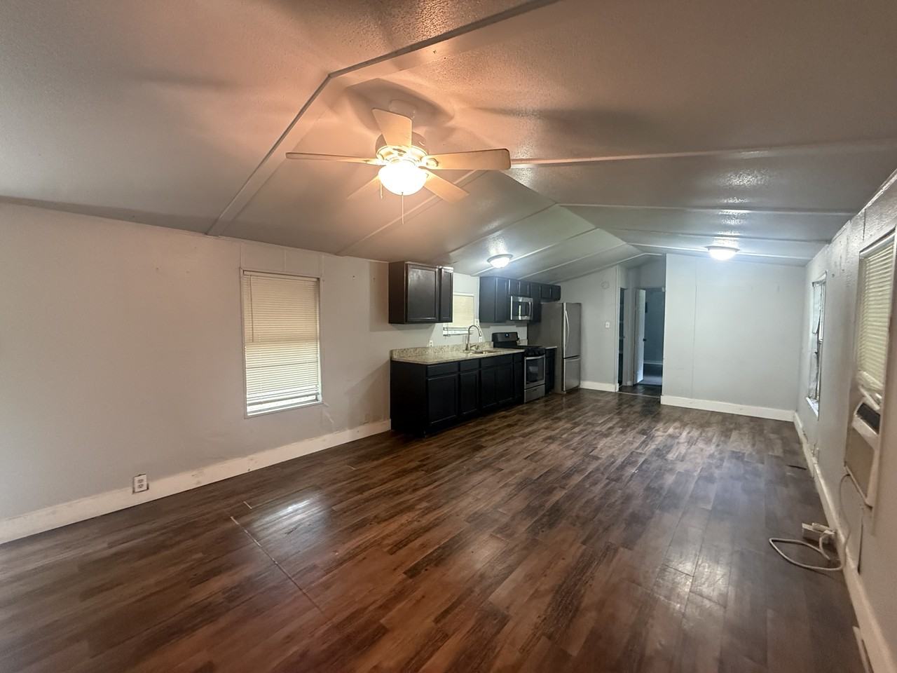 412 W North St #1 - Photo 3 of 10