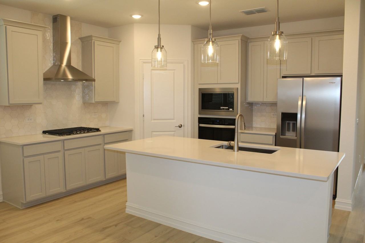 1317 Corleone Ln - Photo 5 of 24