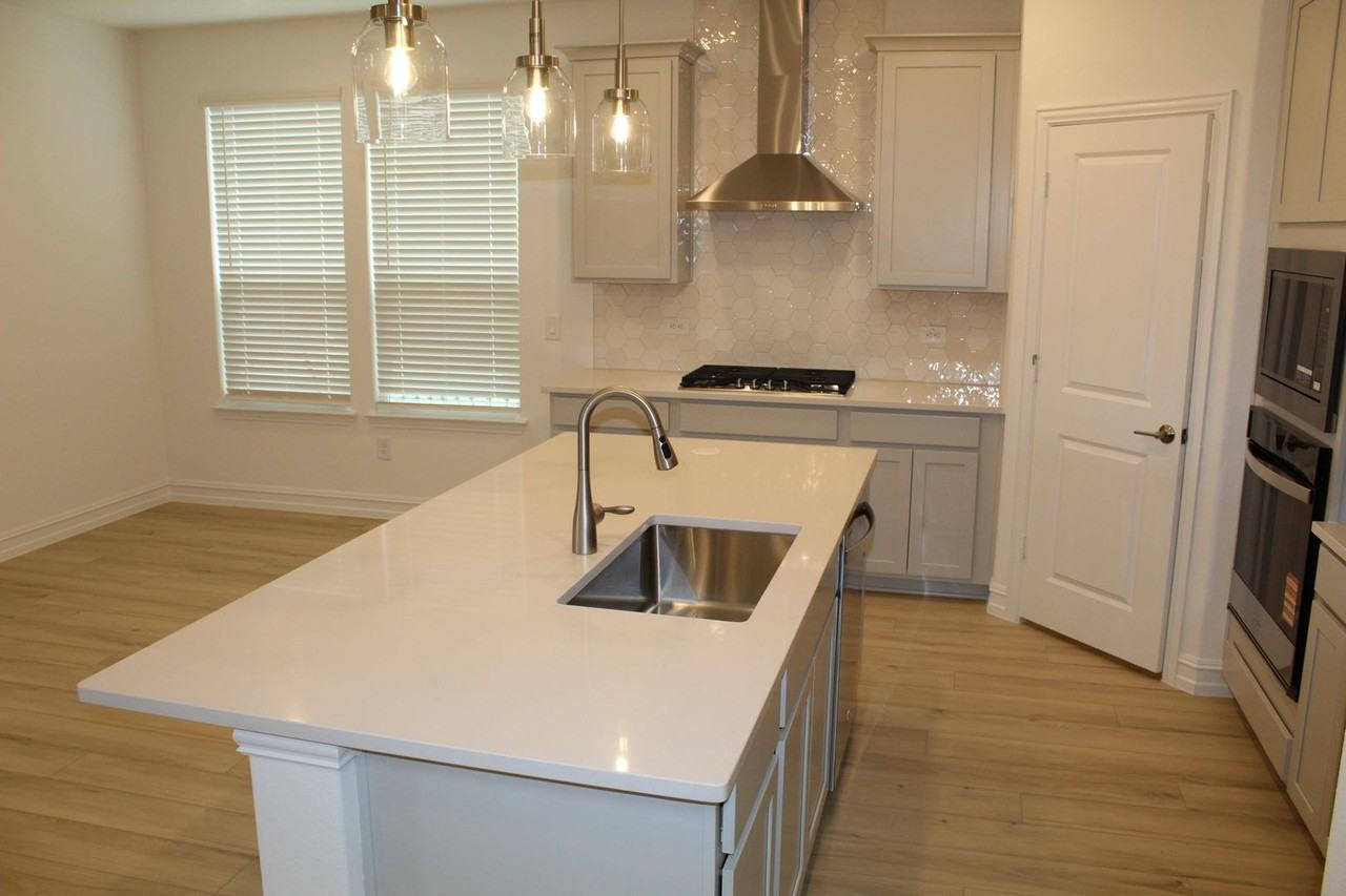 1317 Corleone Ln - Photo 6 of 24