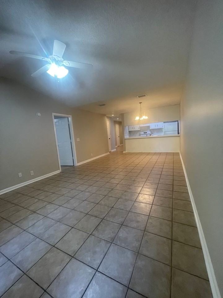 164 Leeswood Cir - Photo 2 of 16