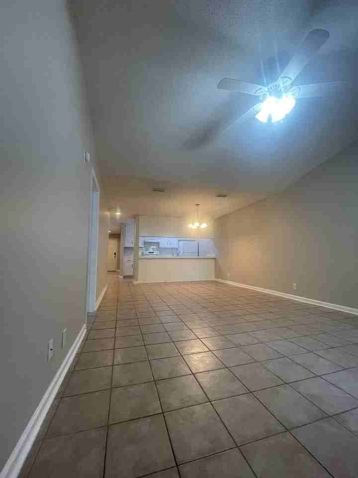 164 Leeswood Cir - Photo 3 of 16