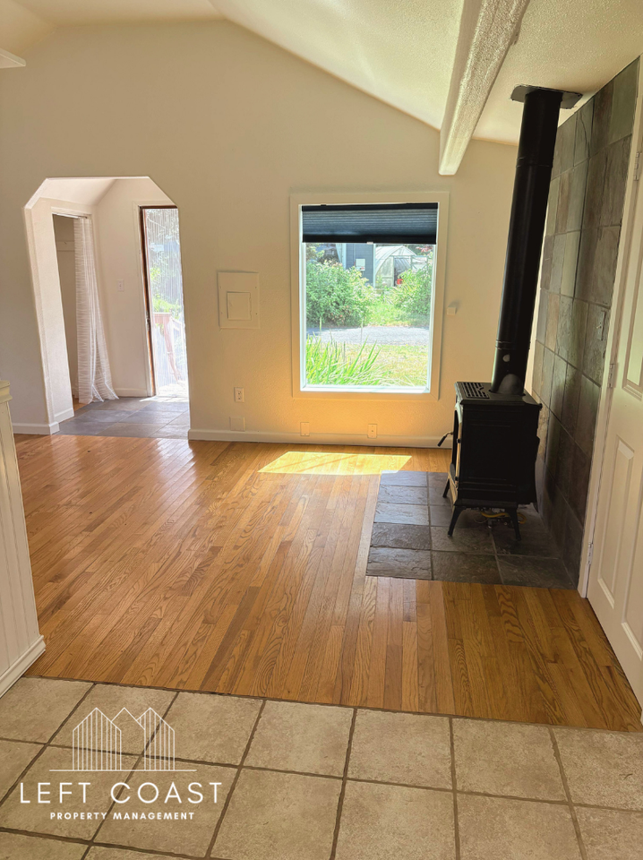 6239 Sw Jetty Ave #1 - Photo 4 of 17