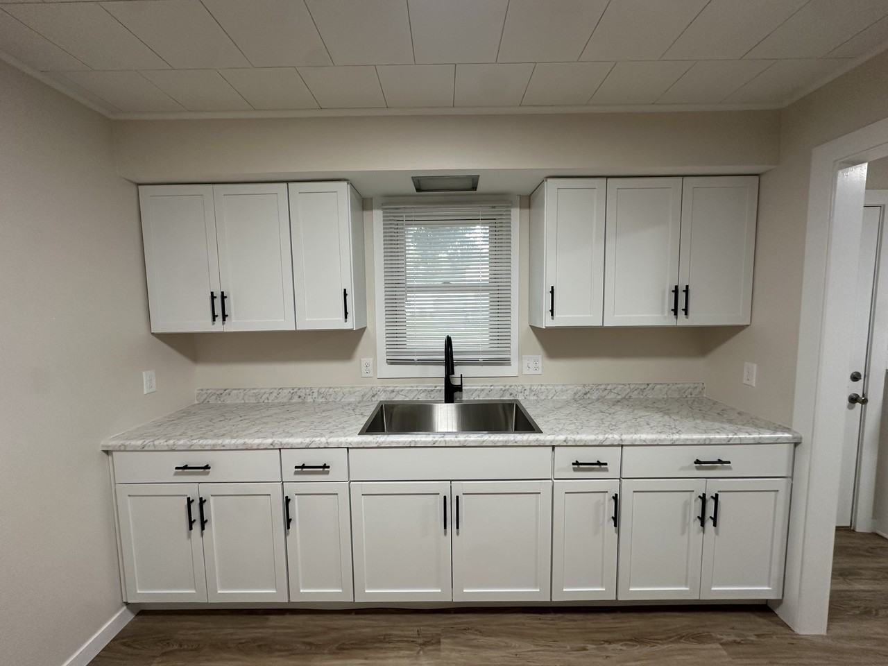 419 N Brown St #419 - Photo 3 of 8