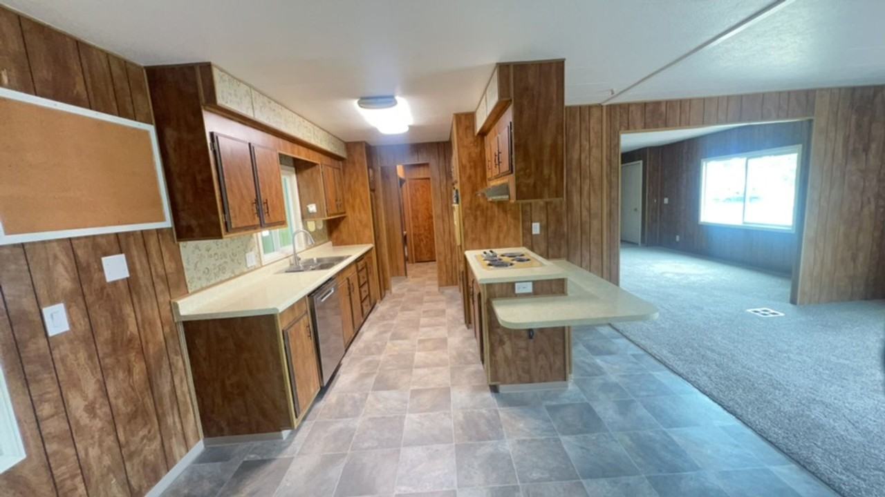 4366.1t - 829 West Harbeck Rd. - Photo 3 of 30