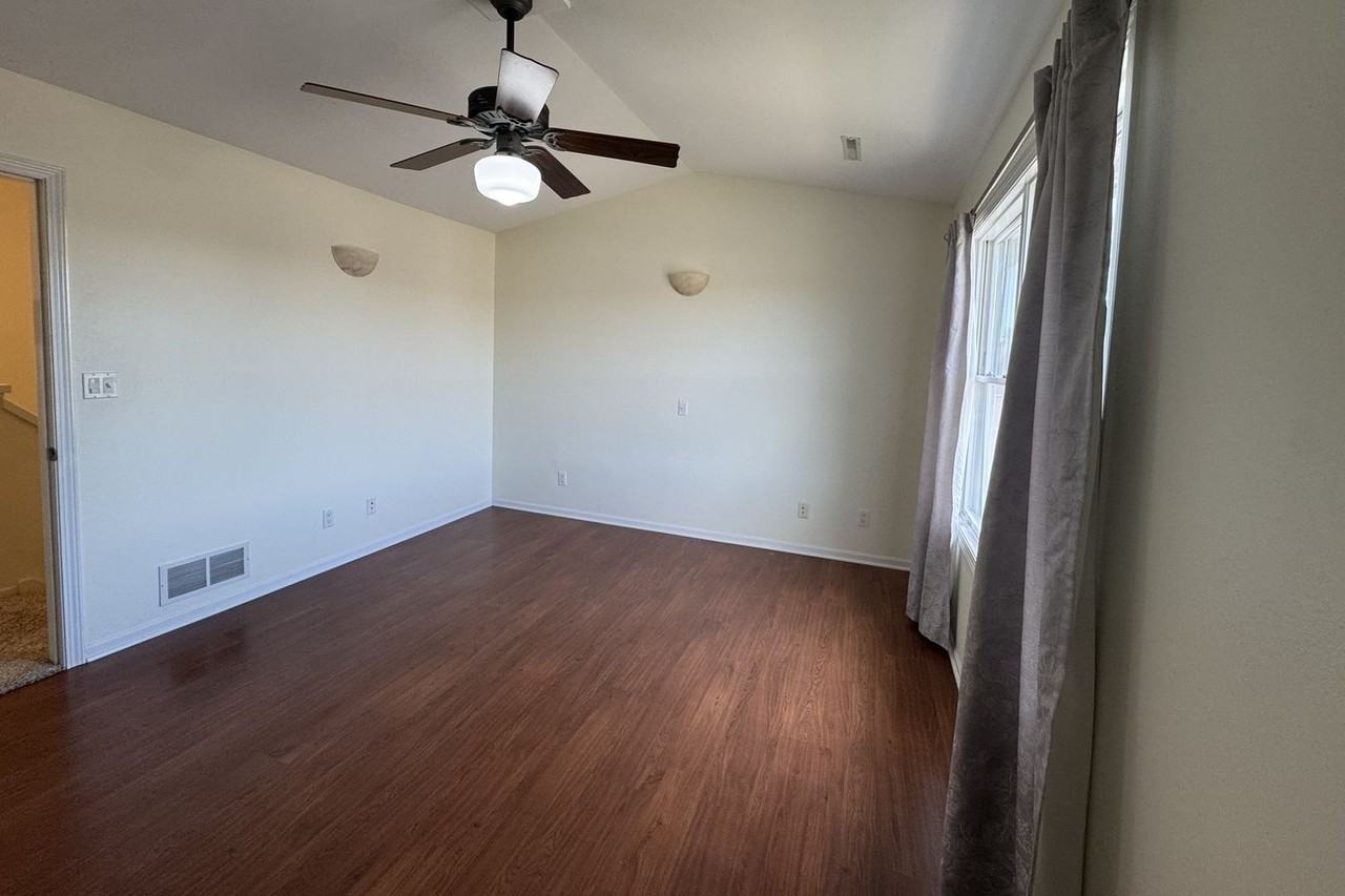 2723 Hampton St - Photo 6 of 23