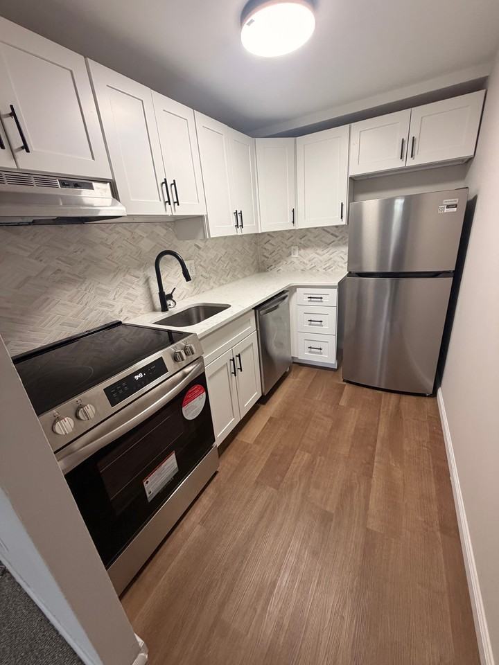 27705 Valley Run Dr - Photo 3 of 8