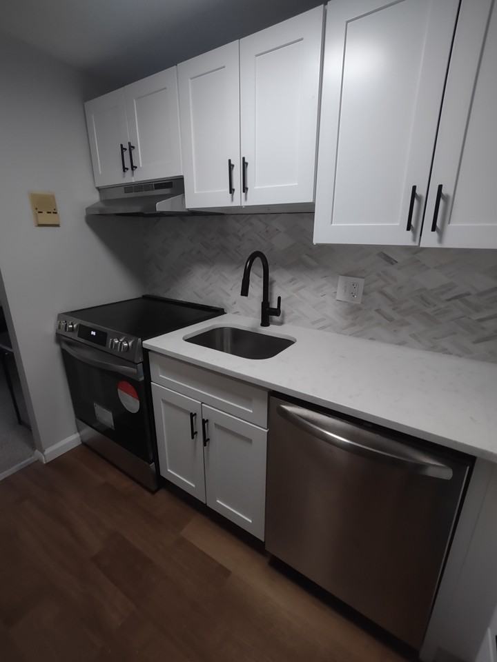 27705 Valley Run Dr - Photo 4 of 8