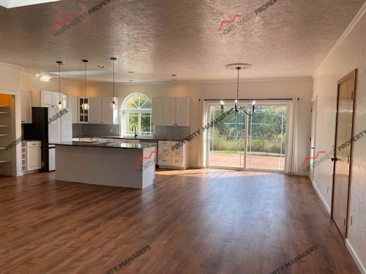 116 Taylor Rd - Photo 7 of 28