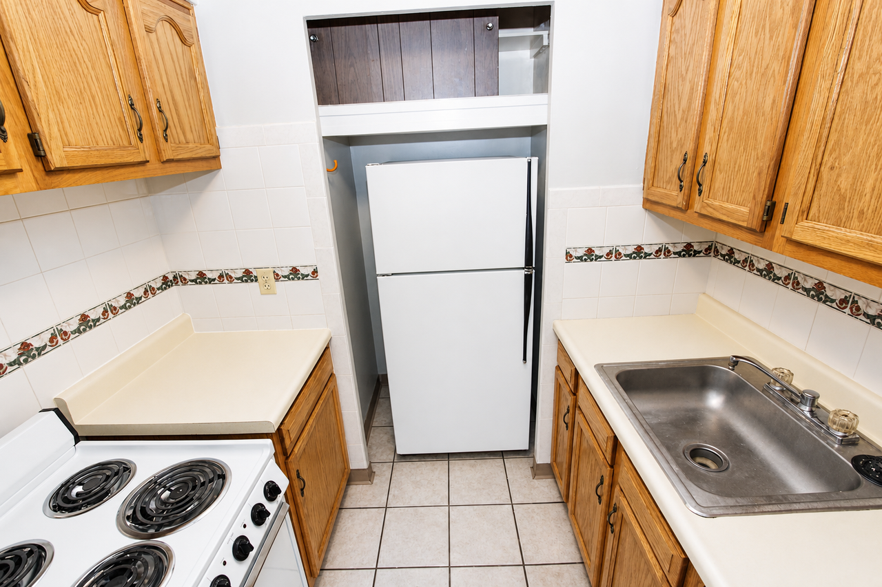 222 MELWOOD AVENUEAPT 104 #104 - Photo 3 of 9