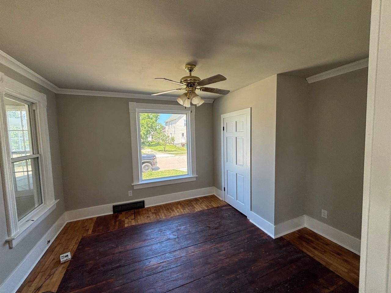 194 5th St Lowr - Photo 3 of 11