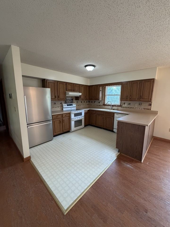 20740 Harris Ln #1 - Photo 4 of 10
