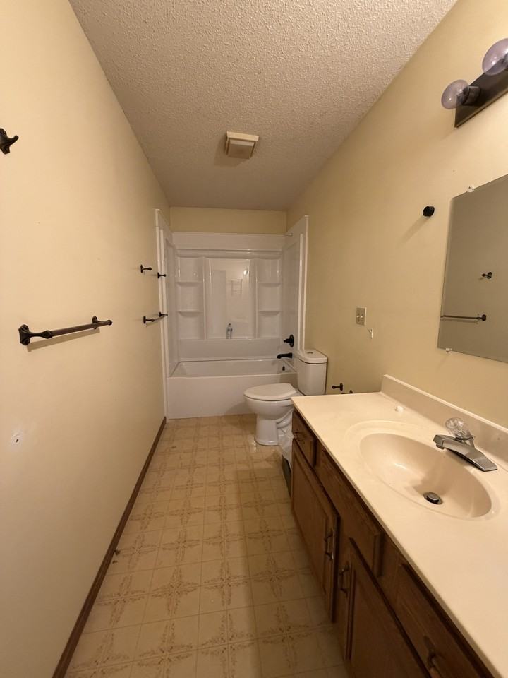 20740 Harris Ln #1 - Photo 5 of 10