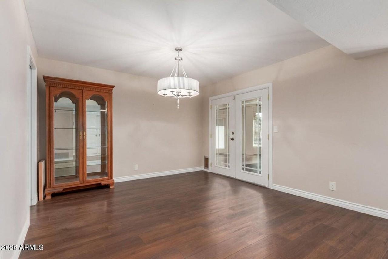 481 W Half Moon Way - Photo 5 of 35