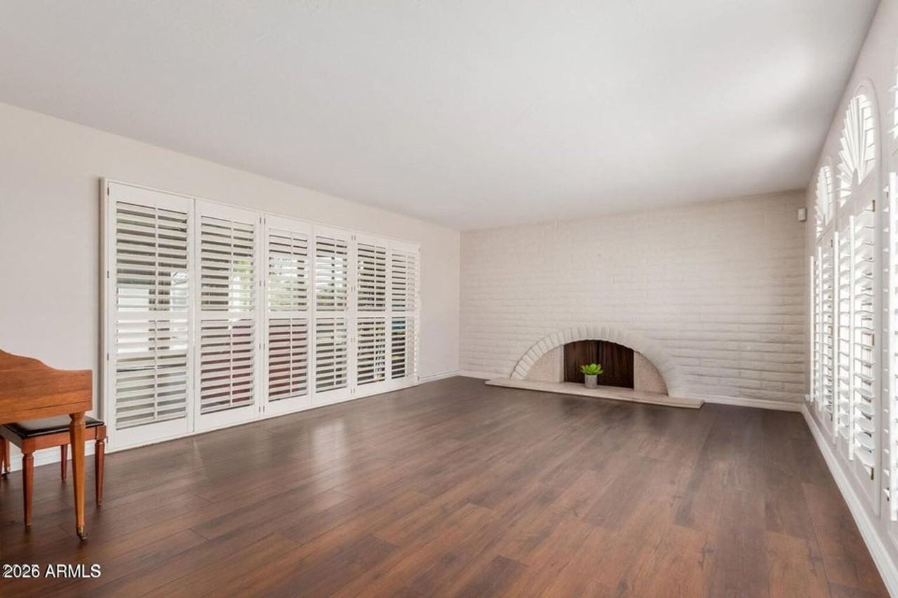 481 W Half Moon Way - Photo 7 of 35